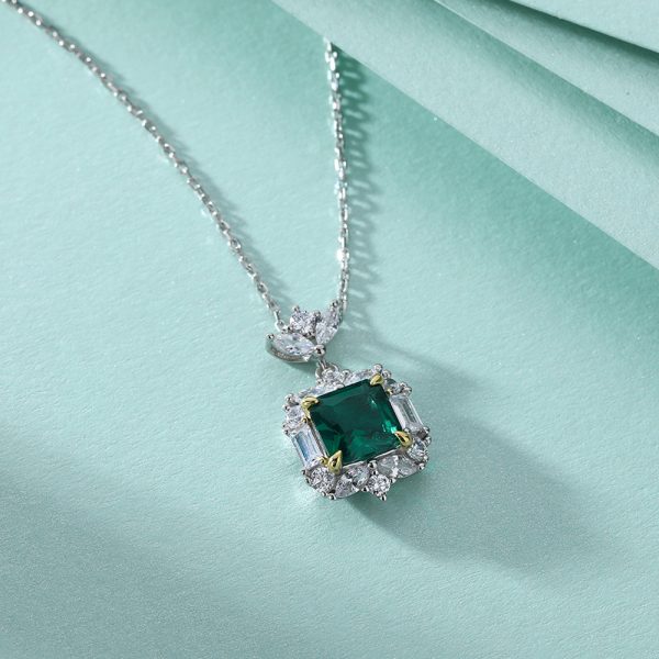 S925 Silver Emerald Zircon Pendant Necklace – Dazzling Green Gemstone Drop Necklace for Elegant Women’s Fashion - Image 4