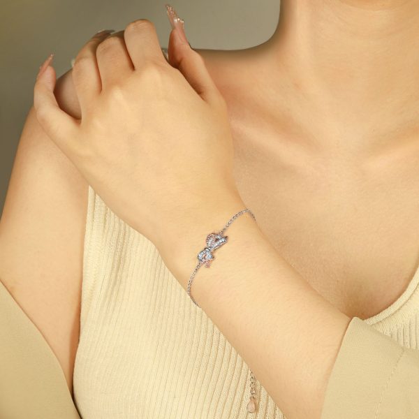 S925 Silver Twisted Bow Bracelet – Stylish and Feminine Jewelry Piece for an Elegant Wrist Look - Image 4