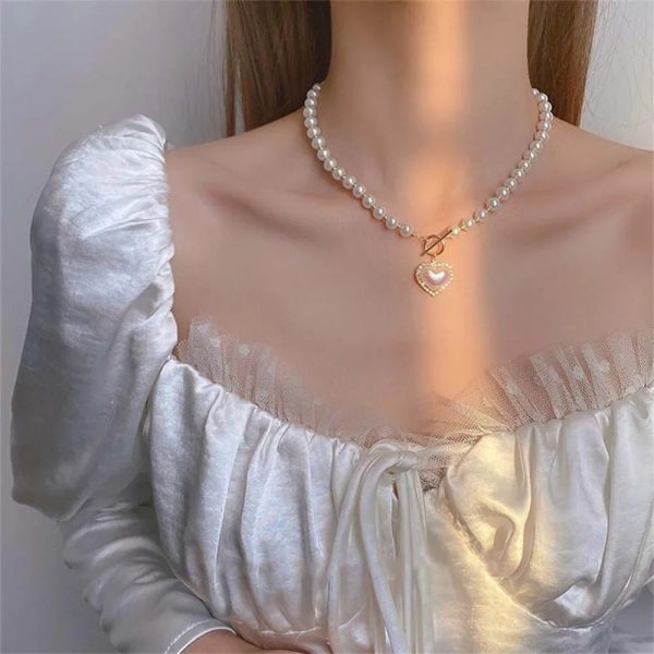 Pearl Choker Necklace with Heart Clasp – Romantic & Elegant Touch - Image 3